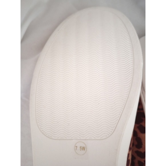 Lane Bryant Leopard Cheetah Sneakers 7.5W NWT - Picture 12 of 12